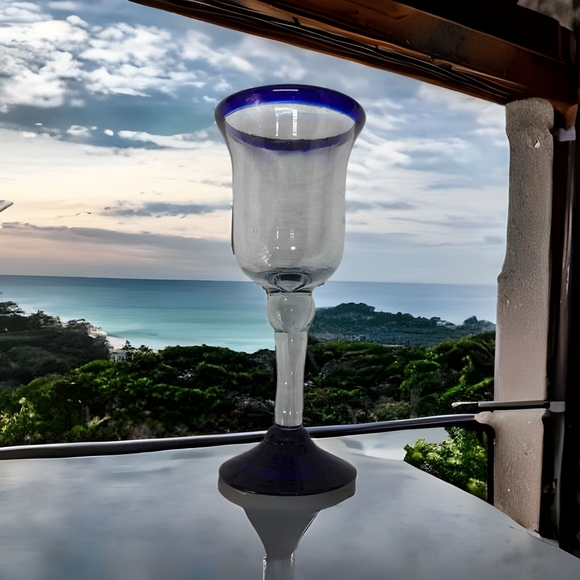 5 Vintage Large Hand Made Blown Mexican Wine Cocktail Glasses Blue Rim & Base. - Picture 5 of 16